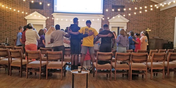 Students Worshiping in Leon Russell Chapel
